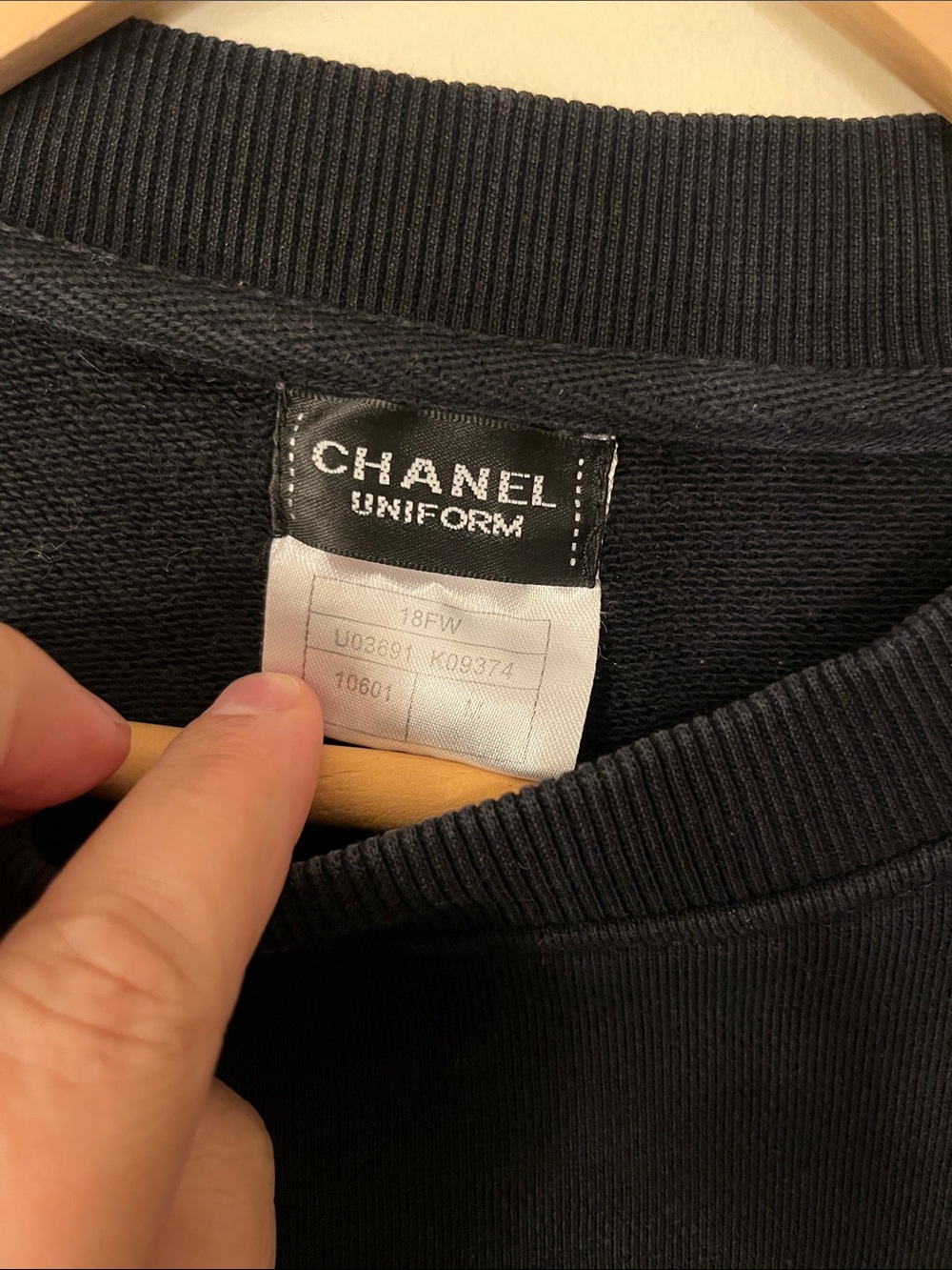Chanel Uniform Logo Sweatshirt. Embroidered Chanel logo, Rubber Chanel appliqué - Picture 5 of 13